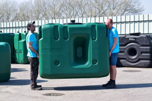 Citerne à eau de pluie rectangulaire aérienne - jumelable - 1500 litres 4